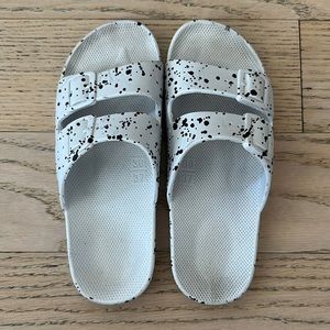 Freedom Moses Slides / Sandals - Size 36/37